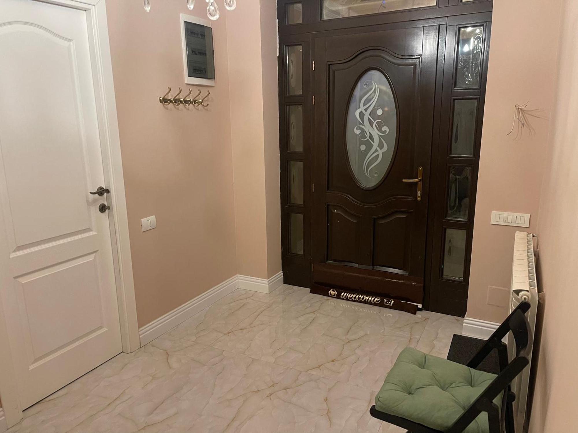 Room In A Private House - 5 Min From Therme And Airport Corbeanca Exterior photo