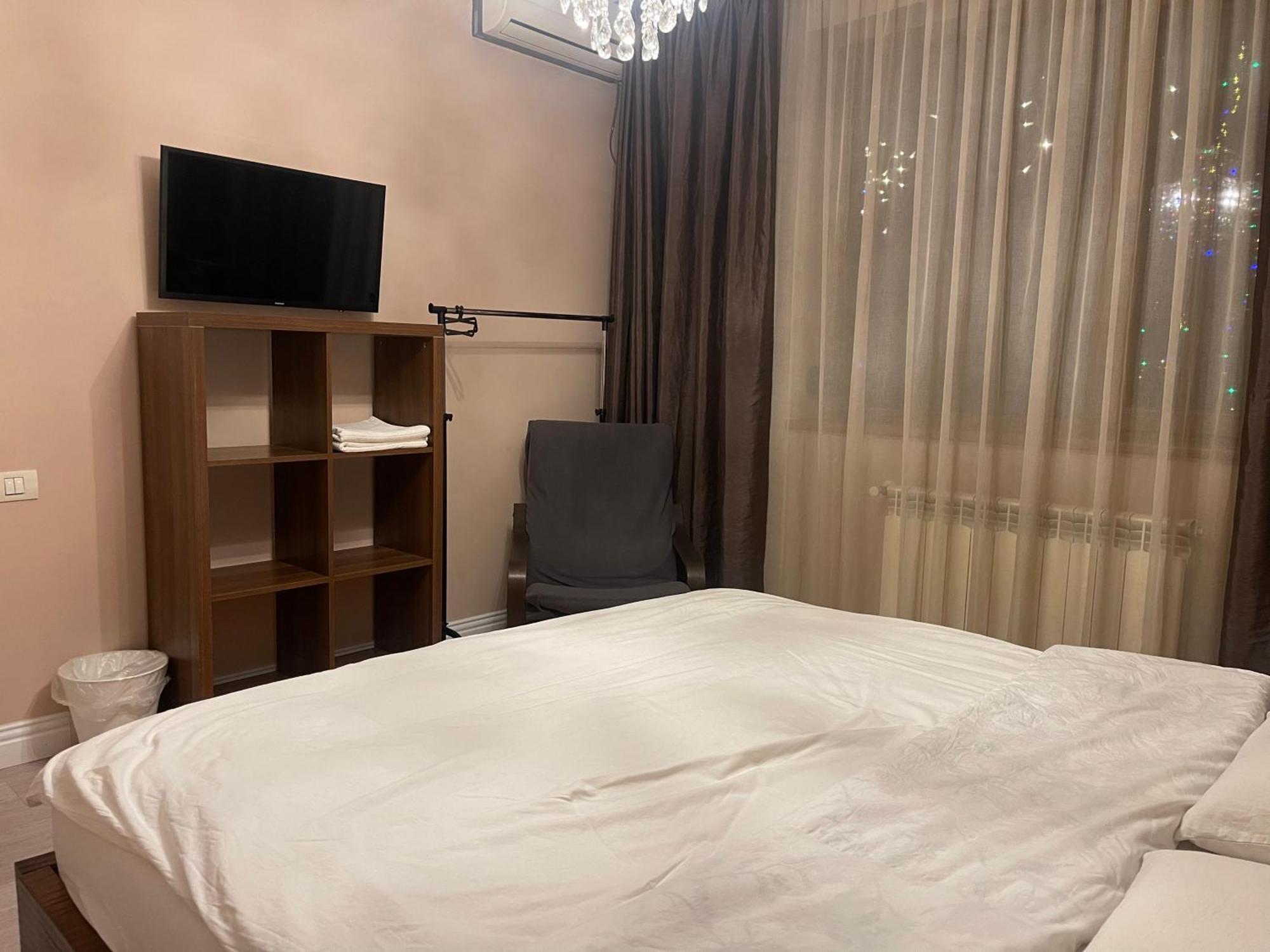 Room In A Private House - 5 Min From Therme And Airport Corbeanca Exterior photo